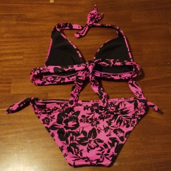 Bikini - Picture 3 of 4